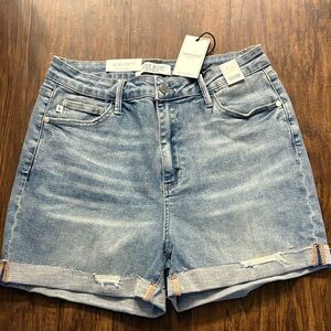Brand new Judy Blue Women's Distressed Denim Shorts - Medium Blue